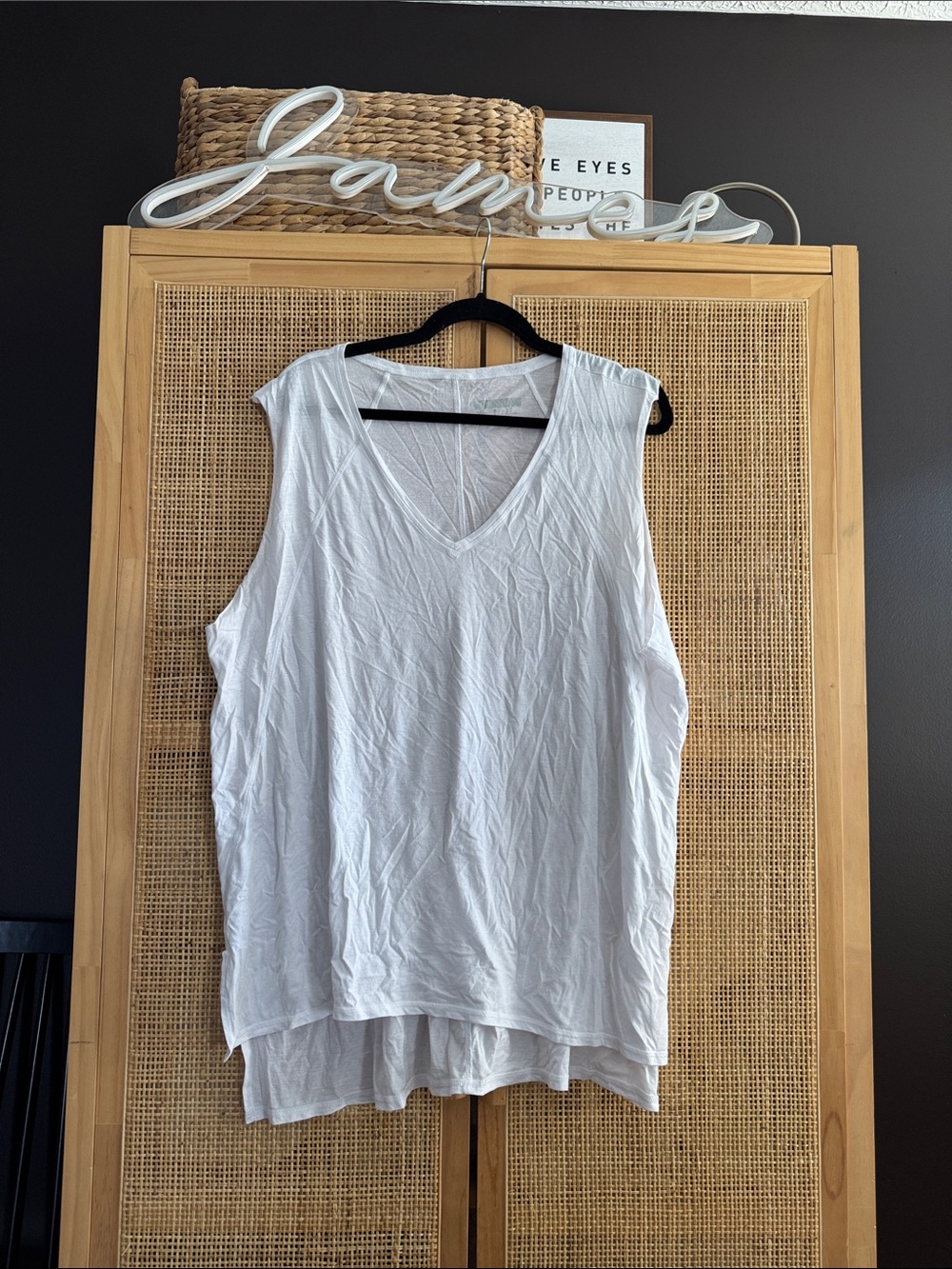 Forever 21 White V-Neck Sleeveless Layered Tank